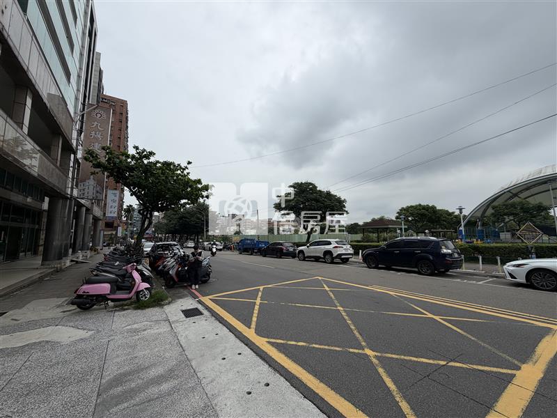 林口長庚A8捷運站店面+雙車位房屋室內格局與周邊環境