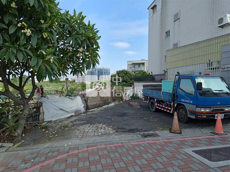 龍王段己重劃金三角裡建地房屋室內格局與周邊環境