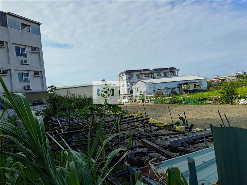 龍王段己重劃金三角裡建地房屋室內格局與周邊環境