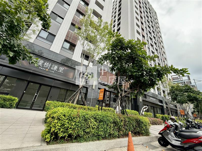 鴻邑璞樹謙里三房平車房屋室內格局與周邊環境