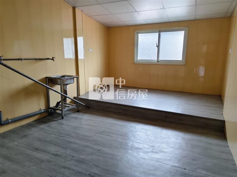 育英小屋房屋室內格局與周邊環境