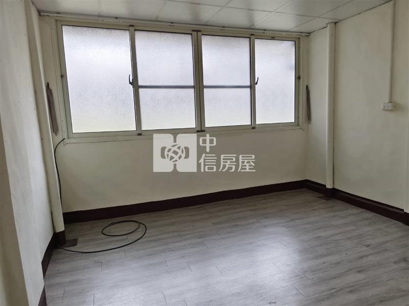 育英小屋房屋室內格局與周邊環境