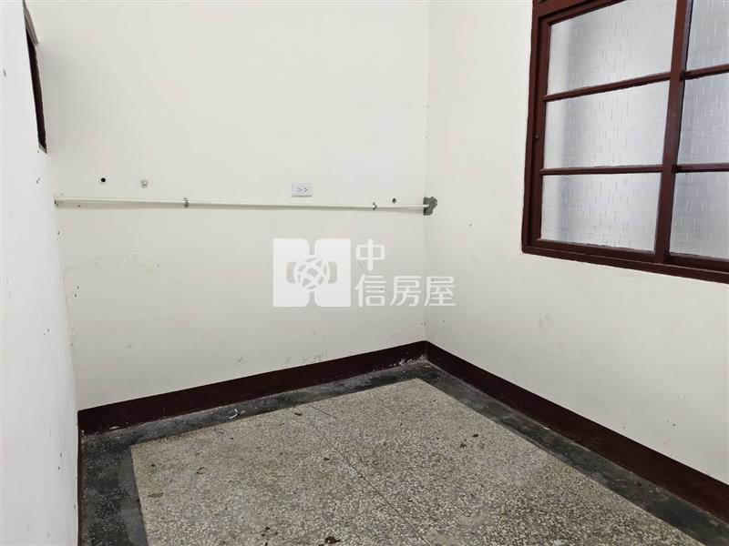 育英小屋房屋室內格局與周邊環境