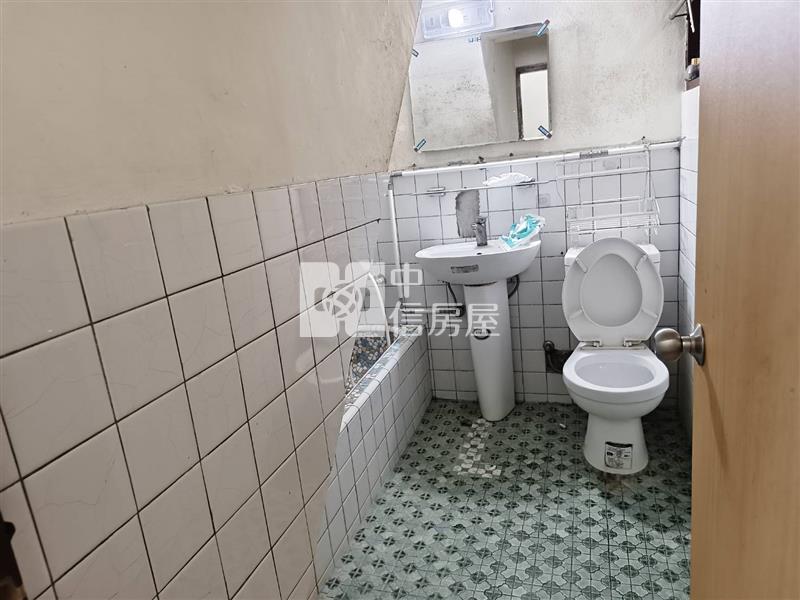 育英小屋房屋室內格局與周邊環境