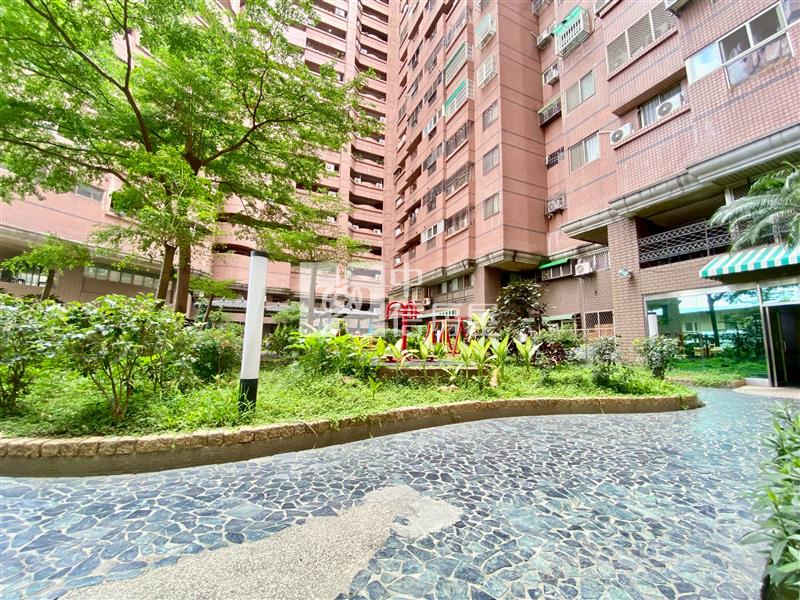 (城市經典)五權車站旁陽台美套房~另有車位可買房屋室內格局與周邊環境