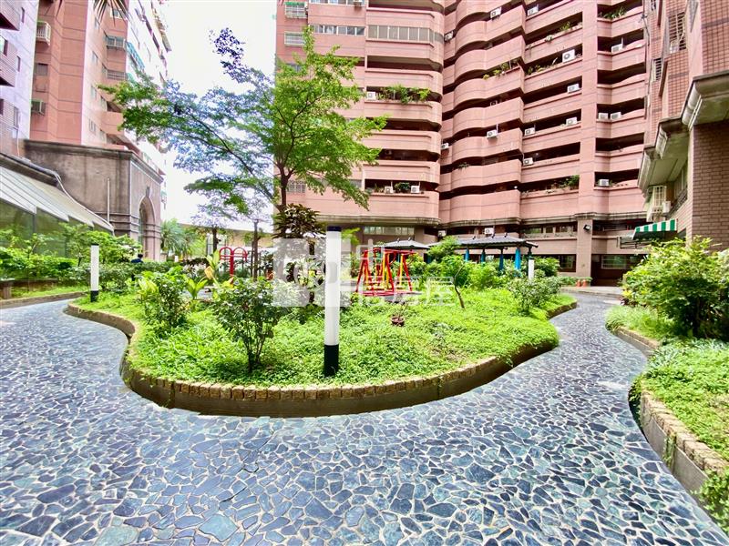 (城市經典)五權車站旁陽台美套房~另有車位可買房屋室內格局與周邊環境