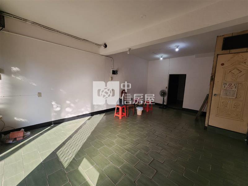 低總價華勛核心正大馬路旁店住透天房屋室內格局與周邊環境