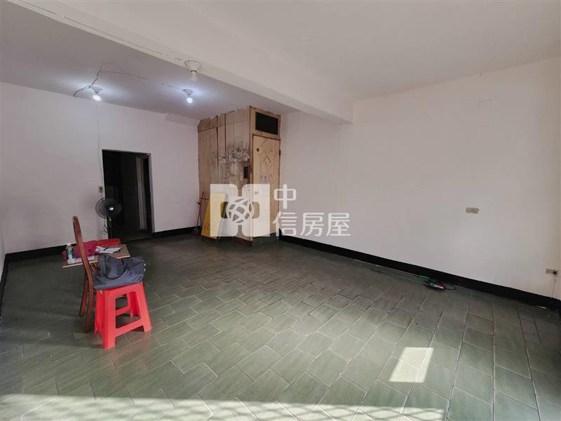 低總價華勛核心正大馬路旁店住透天房屋室內格局與周邊環境