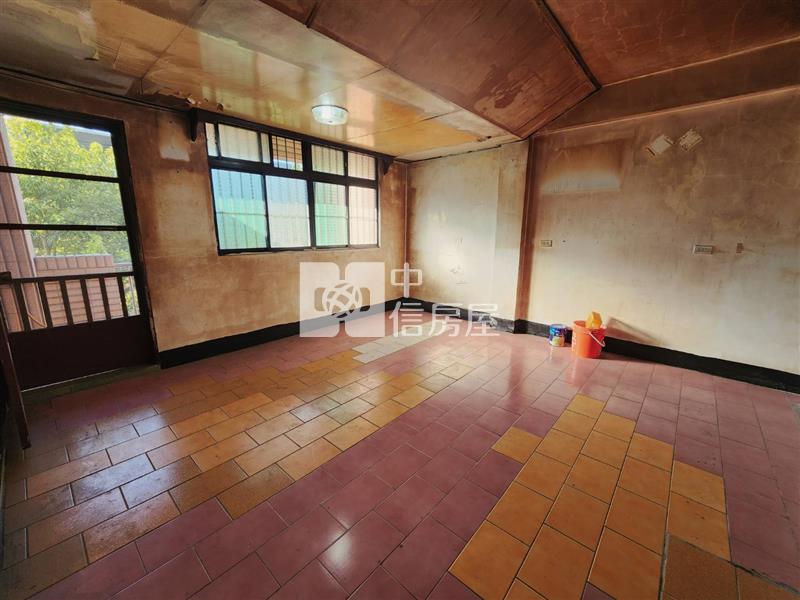 低總價華勛核心正大馬路旁店住透天房屋室內格局與周邊環境