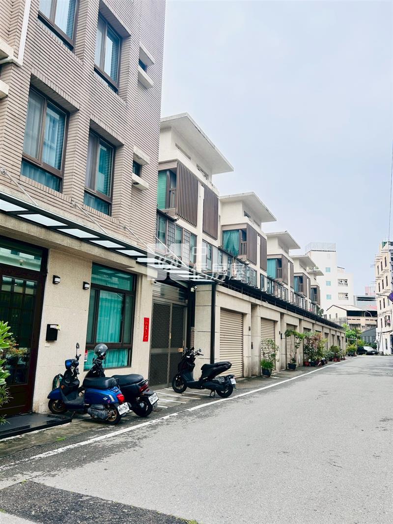 斗六影城旁別墅房屋室內格局與周邊環境