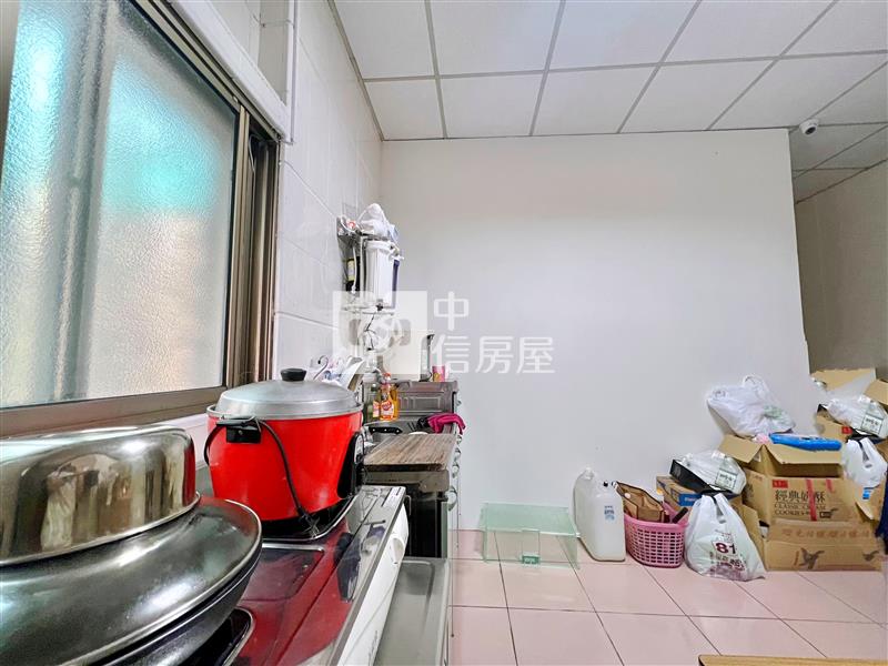 屏東房屋-驛站夜市輕齡金店舖-屋主自建房屋室內格局與周邊環境