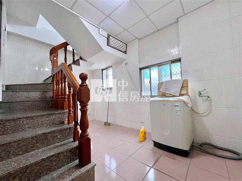 屏東房屋-驛站夜市輕齡金店舖-屋主自建房屋室內格局與周邊環境
