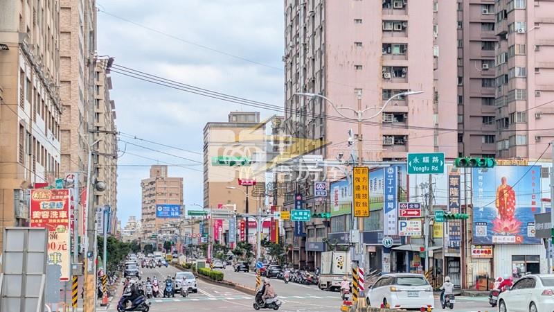 【星鑽】(專委)國宅黃金一樓店面房屋室內格局與周邊環境