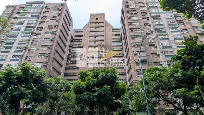 【星鑽】(專委)國宅黃金一樓店面房屋室內格局與周邊環境