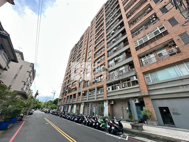 中山醫大慶雙鐵站｜公園苑採光四房雙車房屋室內格局與周邊環境