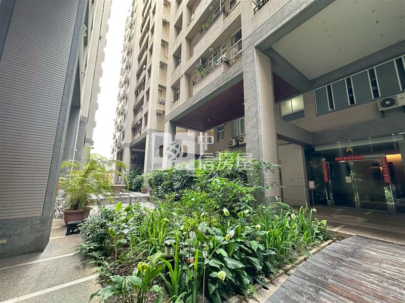 中山醫大慶雙鐵站｜公園苑採光四房雙車房屋室內格局與周邊環境