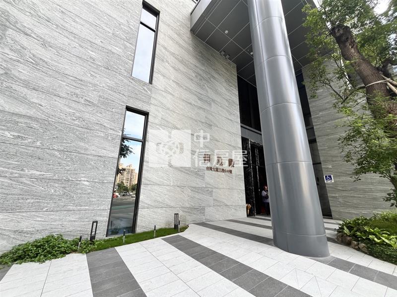 台中正蛋黃區全新26樓高樓景觀三房平車房屋室內格局與周邊環境