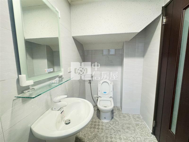 麟洛國小全新車墅房屋室內格局與周邊環境