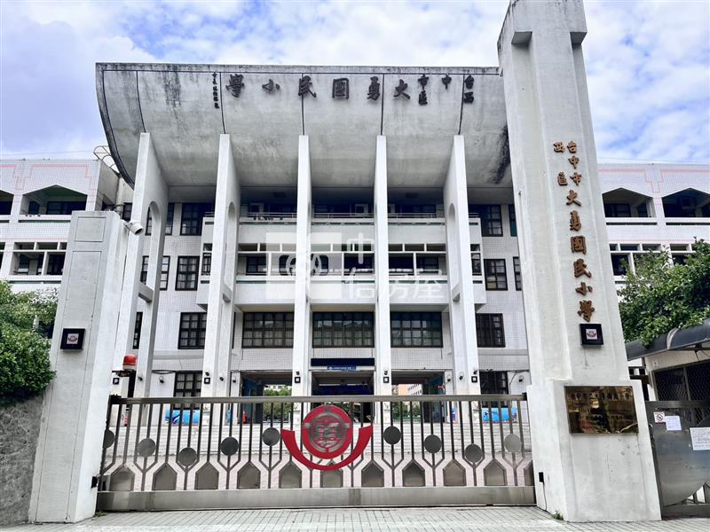 美術館旁陽光海岸美套房房屋室內格局與周邊環境