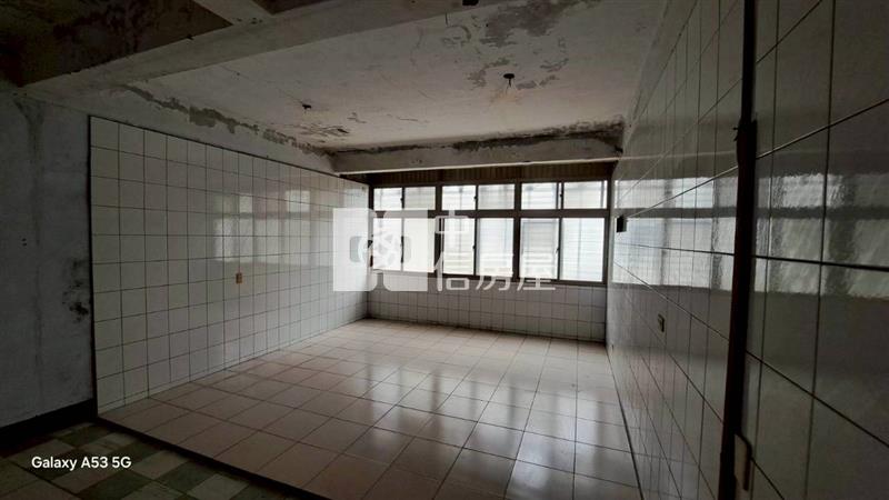 龍東路透天房屋室內格局與周邊環境