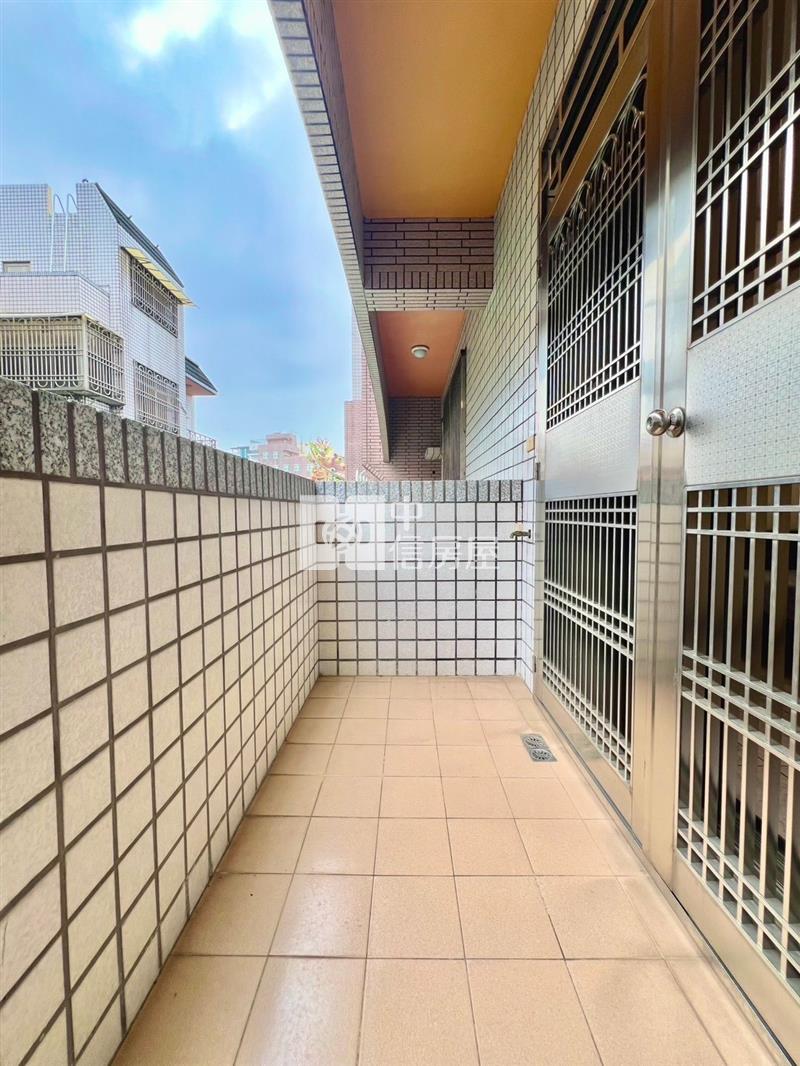 南京路車庫別墅房屋室內格局與周邊環境