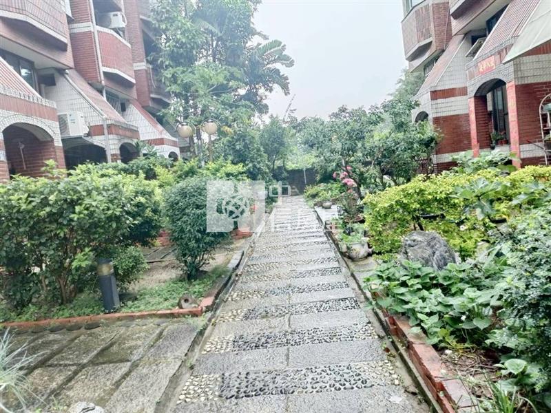 斗六漢記公園邊間別墅房屋室內格局與周邊環境