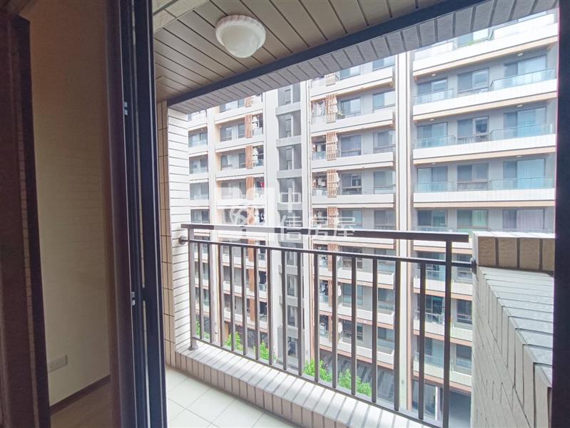 【奔馳】佳陞豐川3房車房屋室內格局與周邊環境
