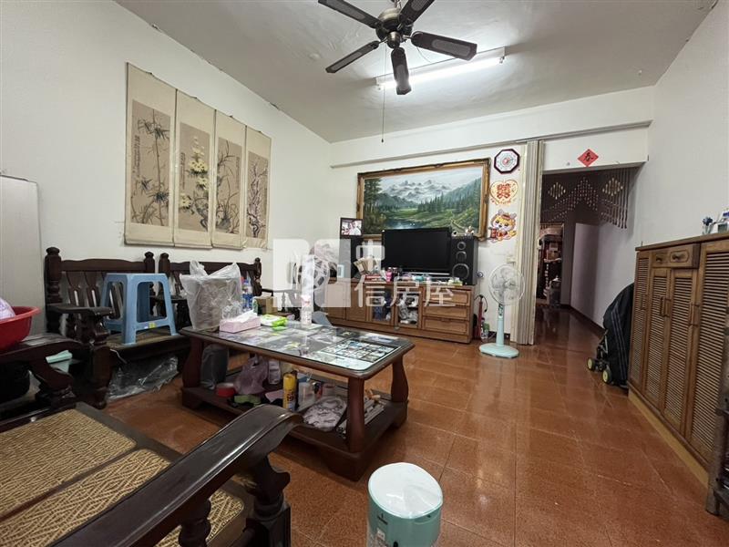 598萬北平路透天房屋室內格局與周邊環境