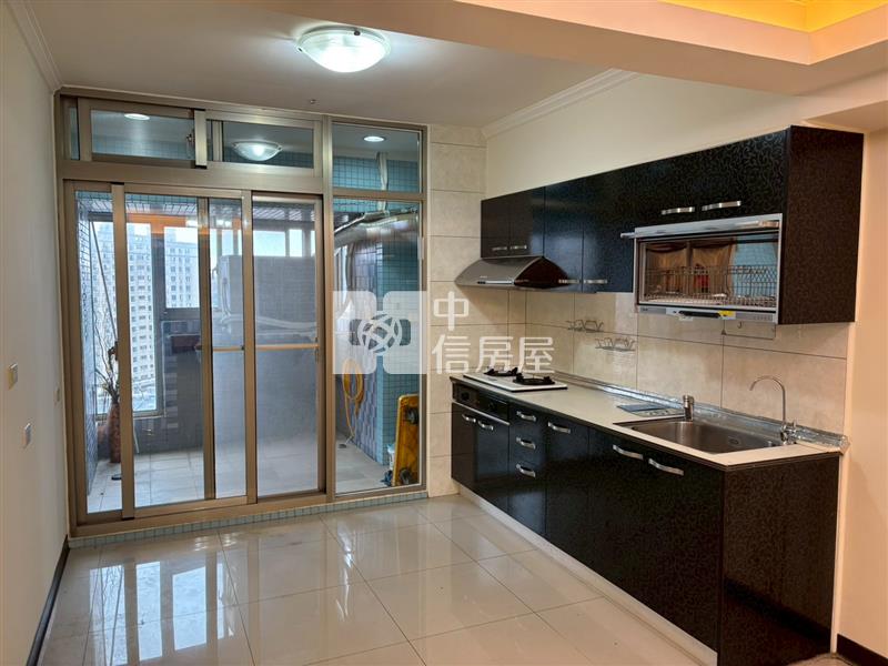 特力屋-中悅桂冠美4房+車位房屋室內格局與周邊環境