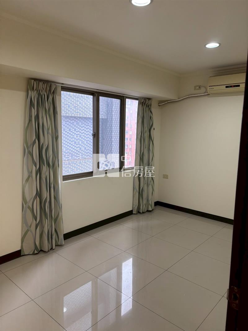特力屋-中悅桂冠美4房+車位房屋室內格局與周邊環境