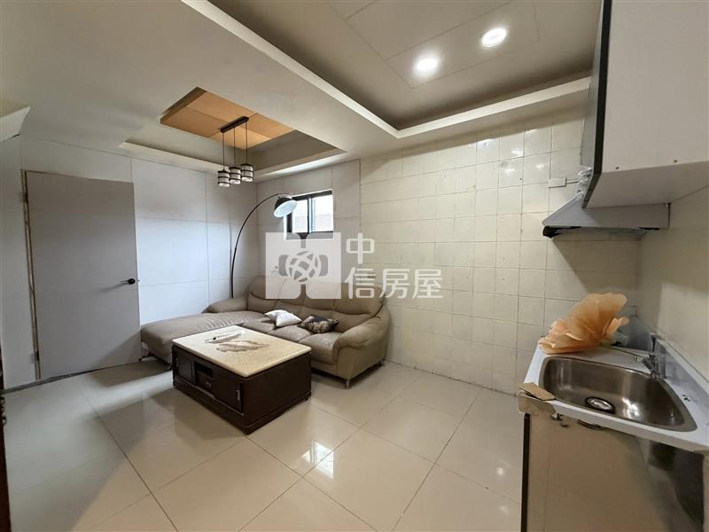 近青埔邊間透天房屋室內格局與周邊環境