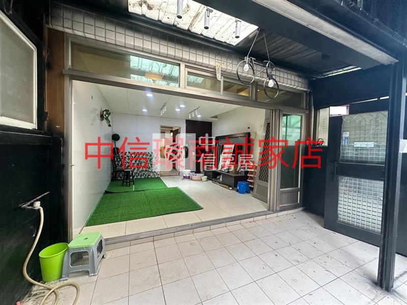 近青埔邊間透天房屋室內格局與周邊環境