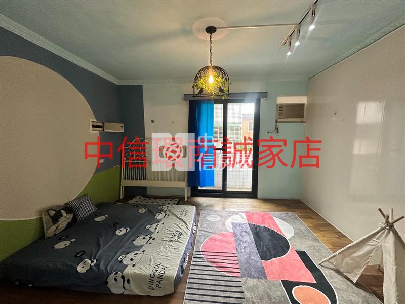 近青埔邊間透天房屋室內格局與周邊環境