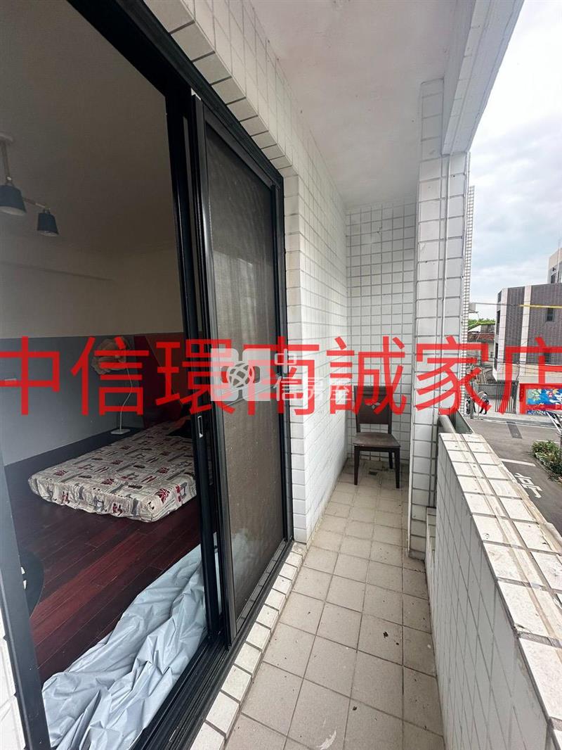近青埔邊間透天房屋室內格局與周邊環境