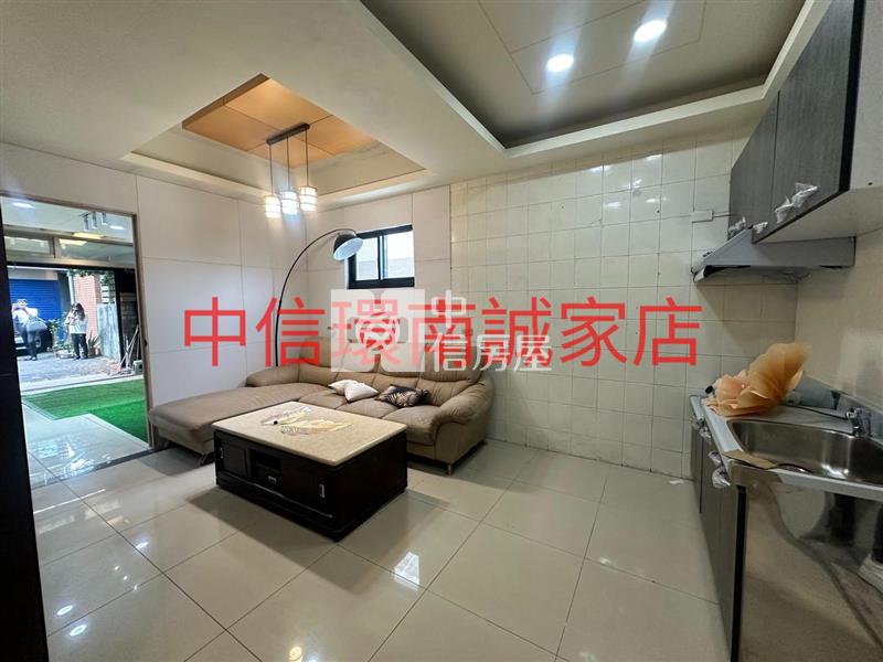 近青埔邊間透天房屋室內格局與周邊環境