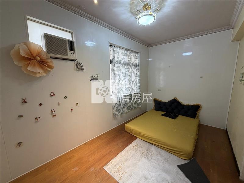 近青埔邊間透天房屋室內格局與周邊環境