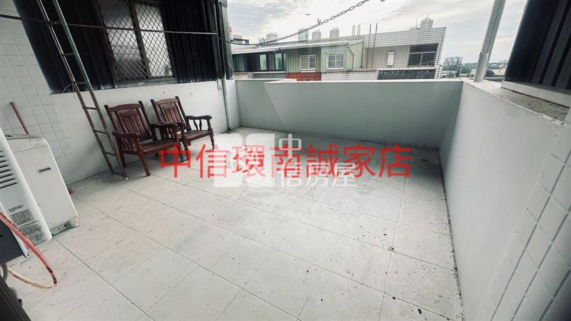 近青埔邊間透天房屋室內格局與周邊環境