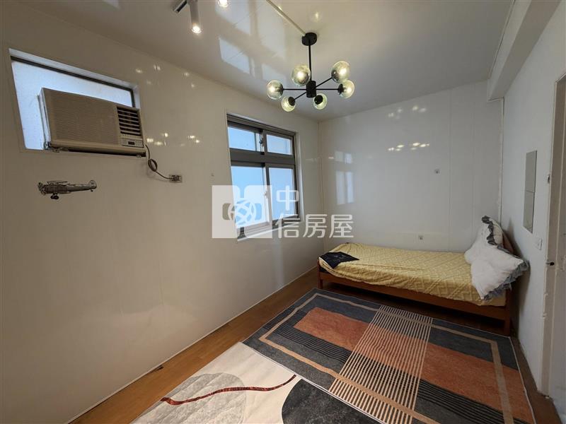 近青埔邊間透天房屋室內格局與周邊環境