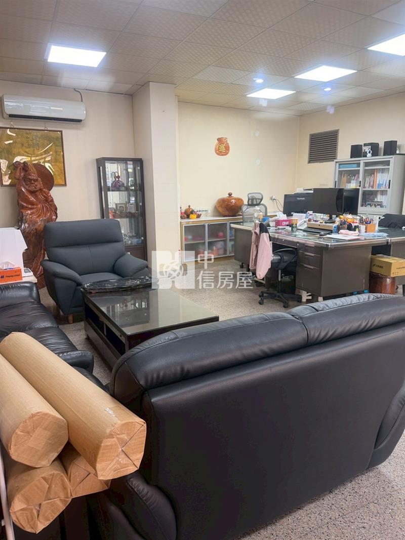 斗六後站商用黃金三角窗店面房屋室內格局與周邊環境