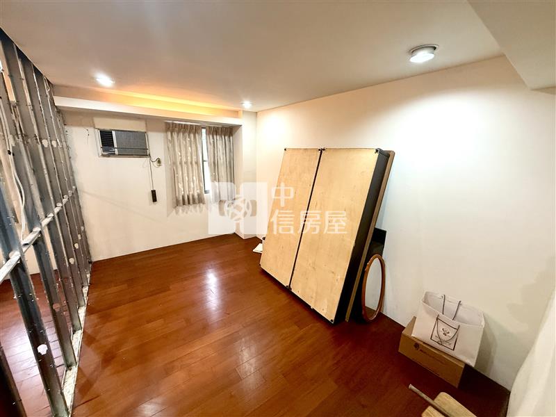 美術館|三面採光河岸三房|休旅車位房屋室內格局與周邊環境