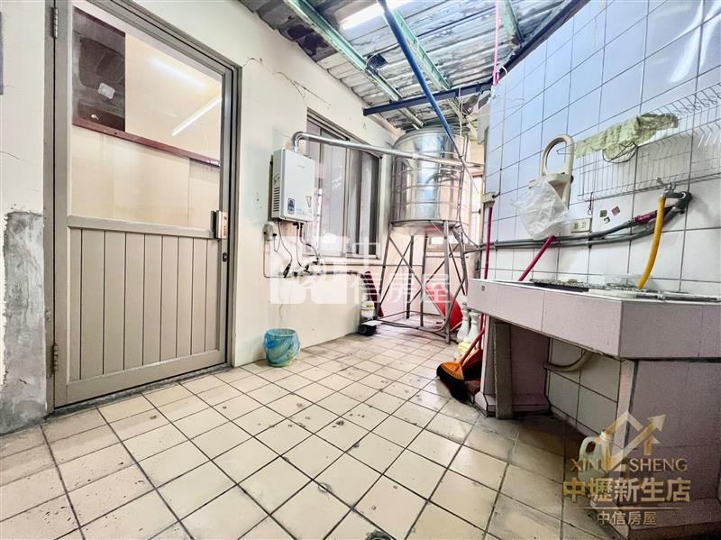 平鎮振興西路商圈旁10米路1-2樓店住房屋室內格局與周邊環境