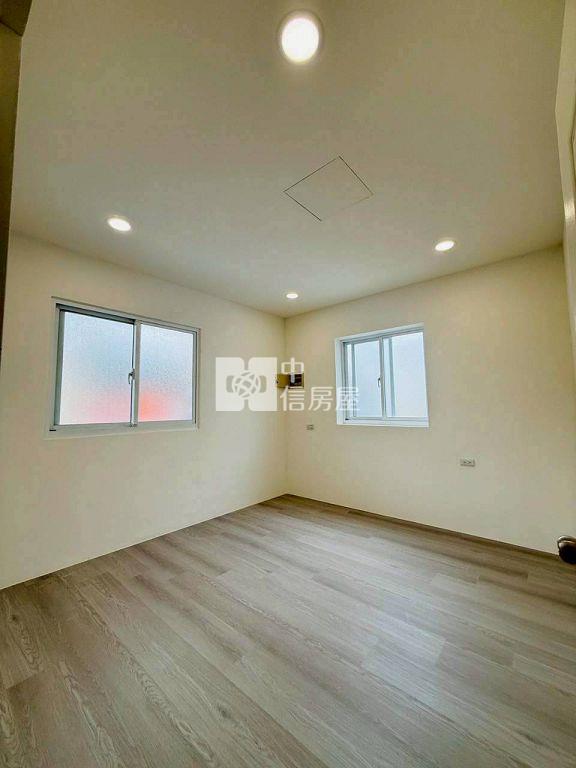 忠貞雙學區大地坪邊間透天(中信卓越團隊)房屋室內格局與周邊環境