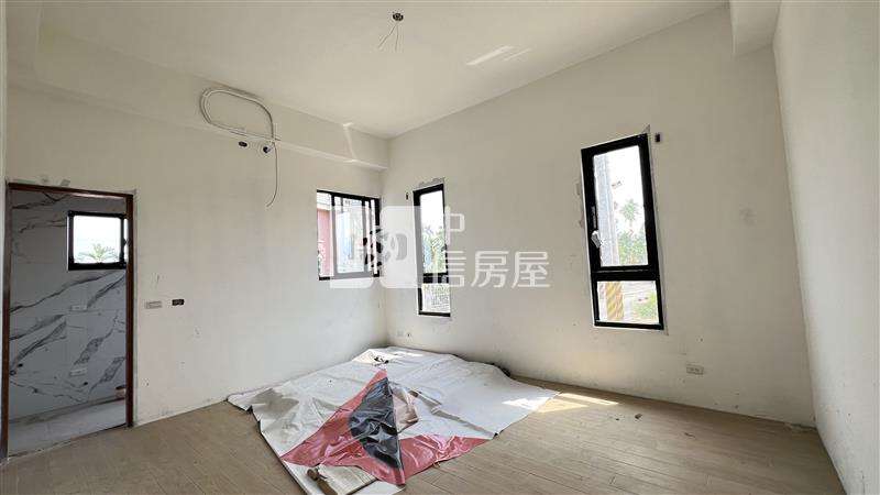 屏東土地"內埔全新合法農舍(2)"房屋室內格局與周邊環境