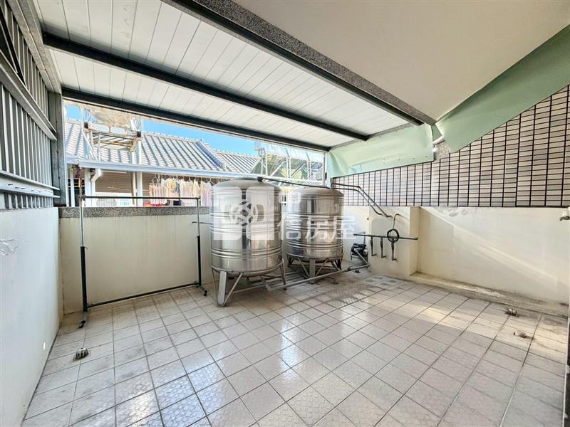 翔仁願景震後臨路透天房屋室內格局與周邊環境
