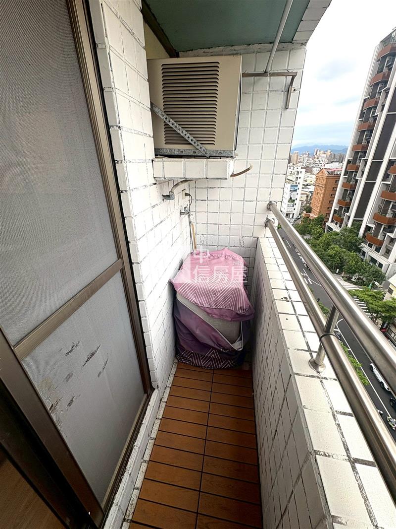 (龍族儷園)中興大學旁採光好獨洗曬套房房屋室內格局與周邊環境