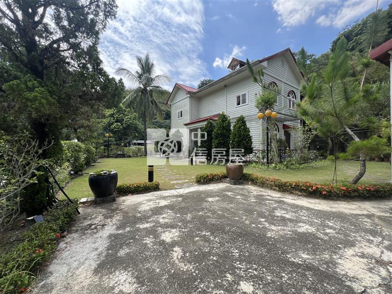 屏東房屋-坡頂的風景-旗山合法山景木屋房屋室內格局與周邊環境
