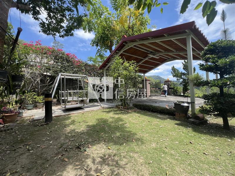 屏東房屋-坡頂的風景-旗山合法山景木屋房屋室內格局與周邊環境