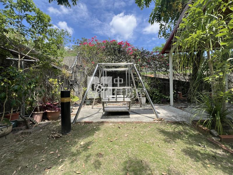 屏東房屋-坡頂的風景-旗山合法山景木屋房屋室內格局與周邊環境