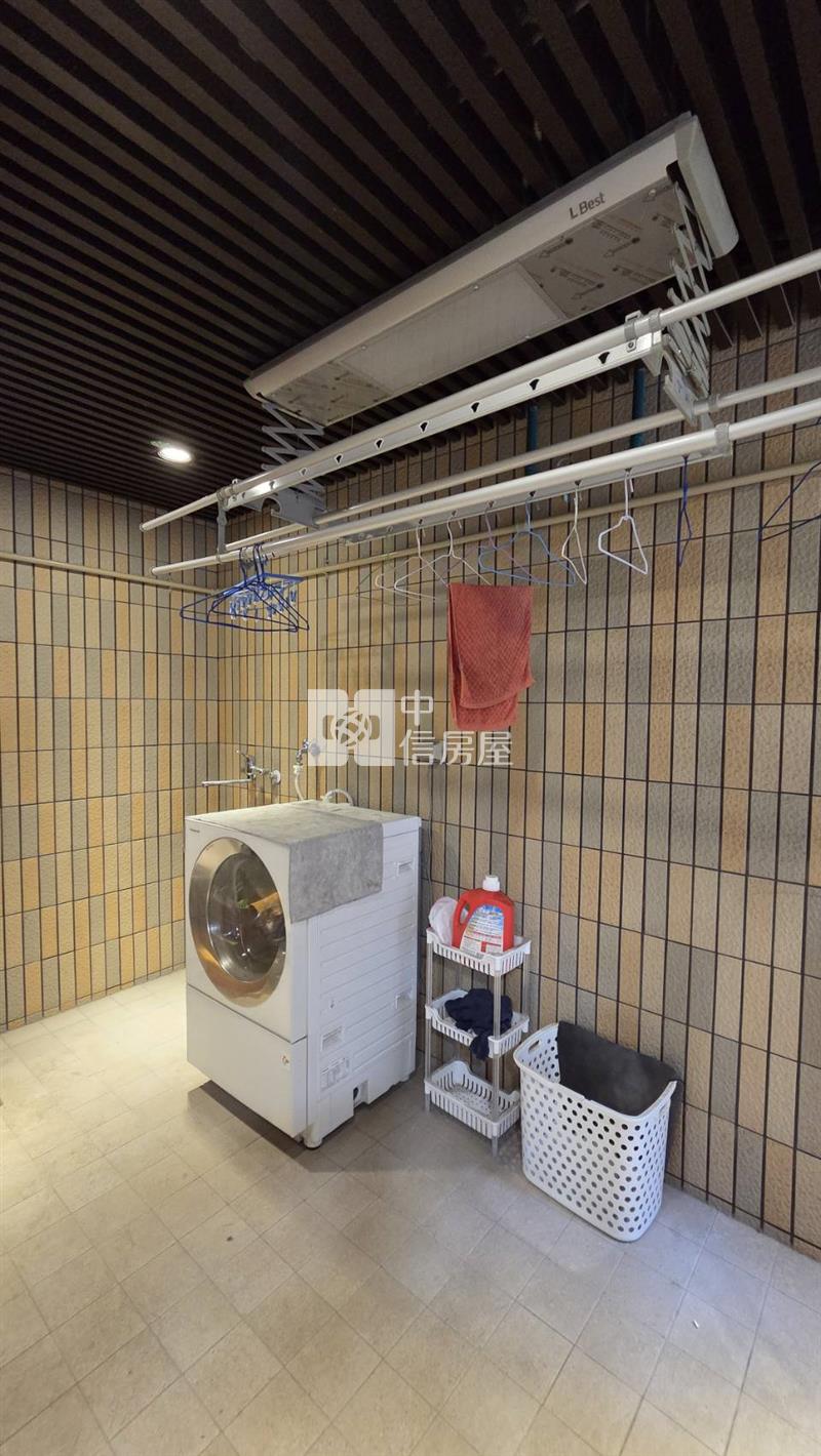 精裝修+高樓美景+雙平車優質大樓房屋室內格局與周邊環境