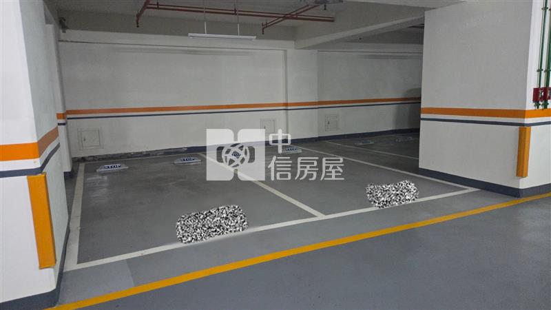 精裝修+高樓美景+雙平車優質大樓房屋室內格局與周邊環境